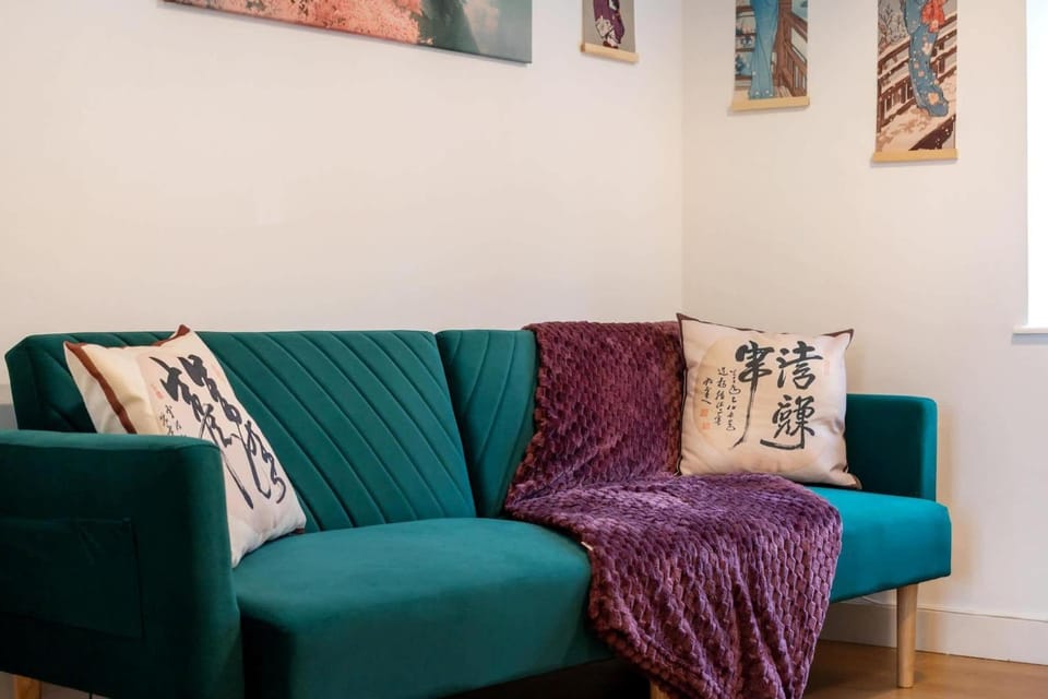 Living room, Decorative detail, Seating area