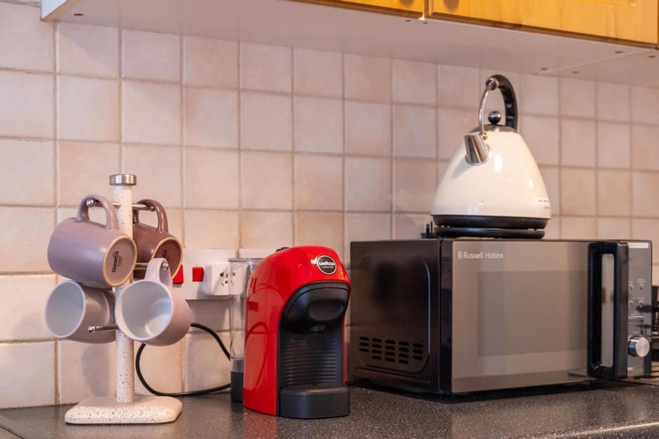 Coffee/tea facilities, Kitchen or kitchenette, microwave