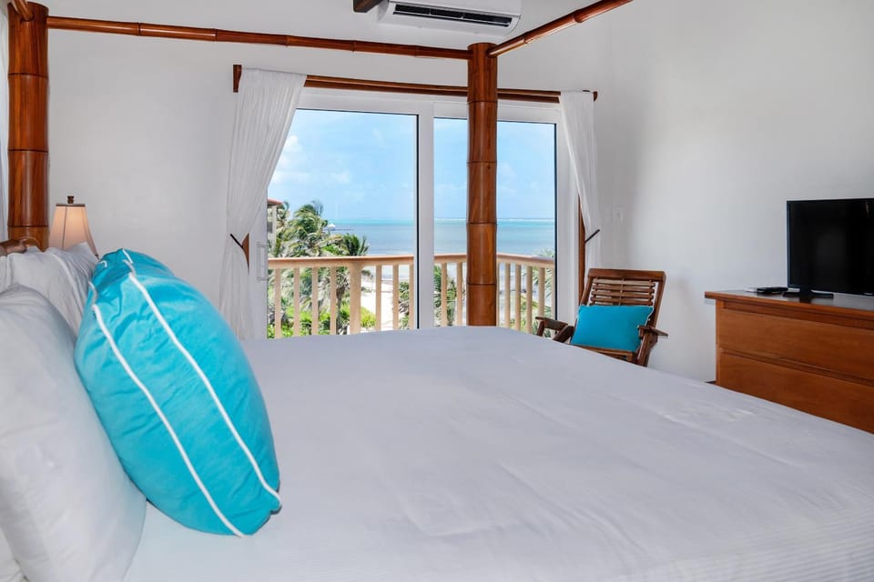 Residences at Barrier Reef 1-3C Oceanfront 2 BR by Stay Floreo House in Corozal District