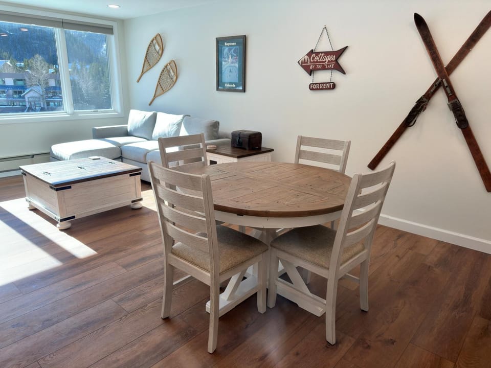 Beautiful Renovated 1BR Lakeside Condo condo Apartment in Keystone