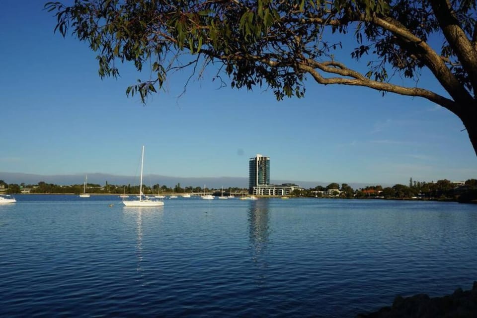 Central location near Swan river House in Applecross