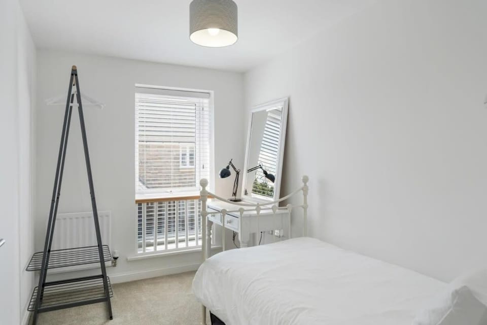 Modern Home with Parking nr Saunton Sands House in Braunton