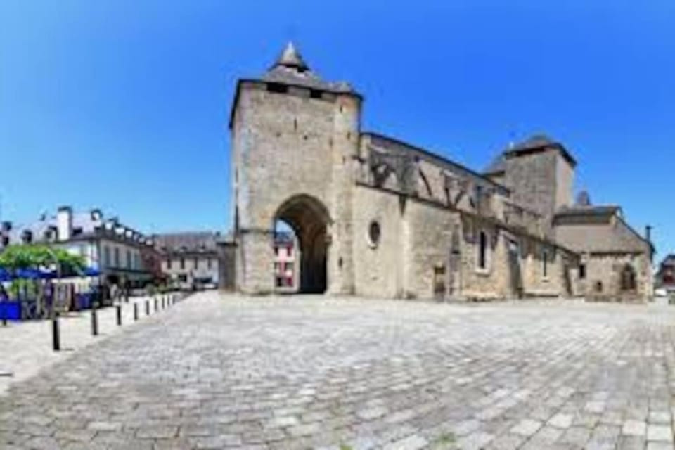 T2 centre historique d'Oloron sainte Marie Apartment in Nouvelle-Aquitaine