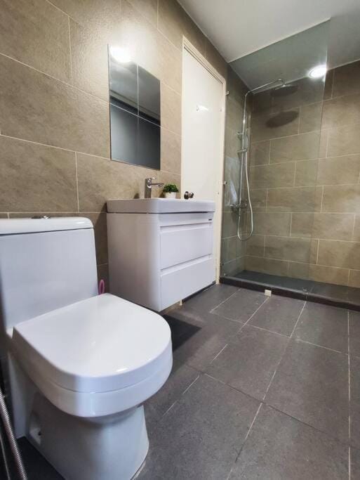 Wisma Cosway Newly reno 14pax 2mins Pavilion KLCC Bukit Bintang Apartment in Federal Territory of Kuala Lumpur