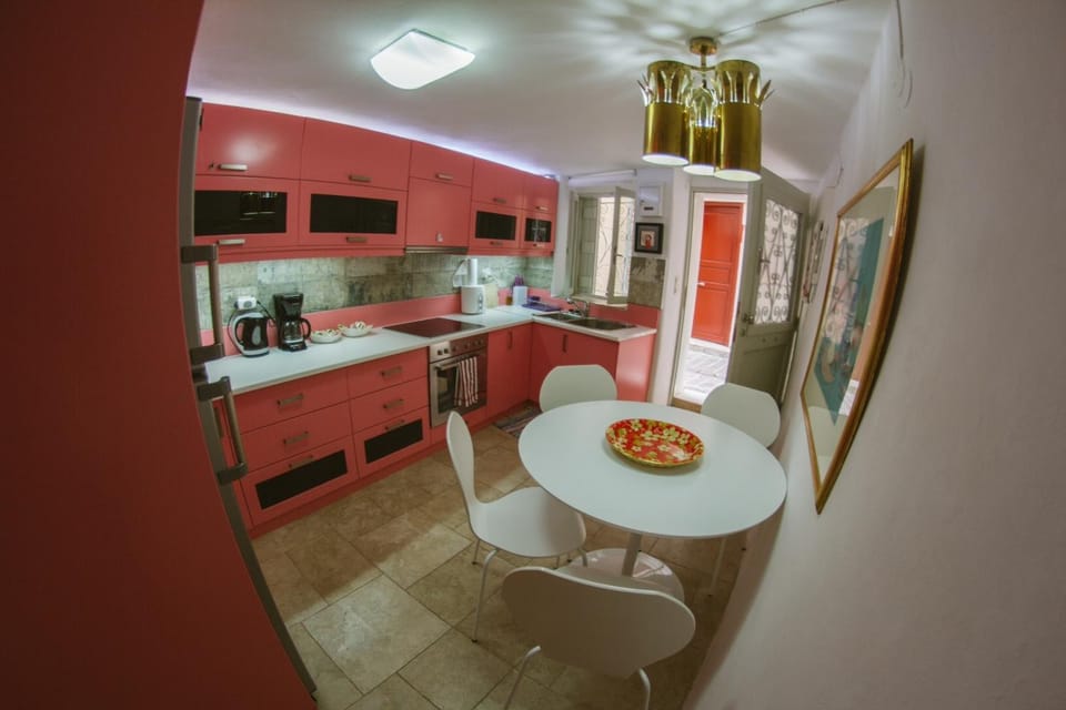 Summer, Bathroom, Coffee/tea facilities, Kitchen or kitchenette, Seating area, Dining area