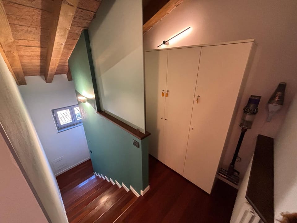 Facade/entrance, wardrobe