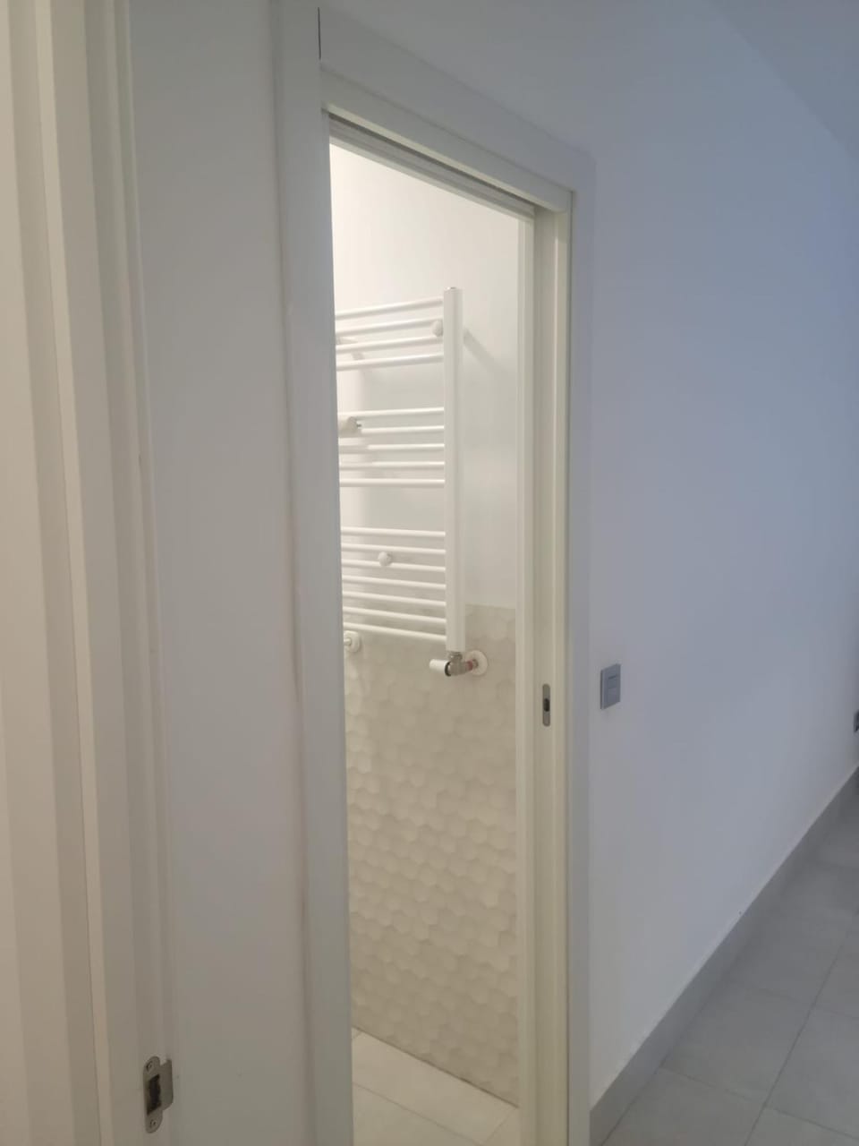 250m Chamartin, 250m plaza castilla, 3 stops Bernabeu Apartment in Madrid