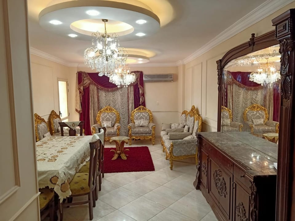 دار مصر القرنفل التجمع الاول Apartment in New Cairo City