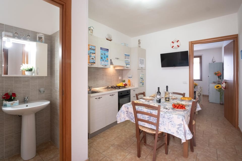 Property building, Kitchen or kitchenette, Living room