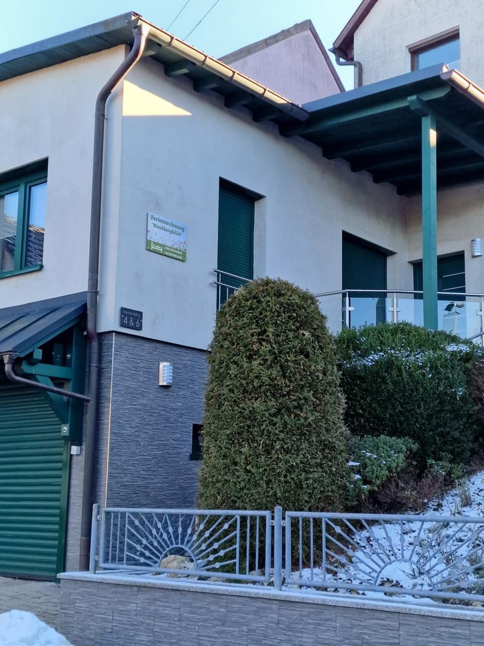 Facade/entrance