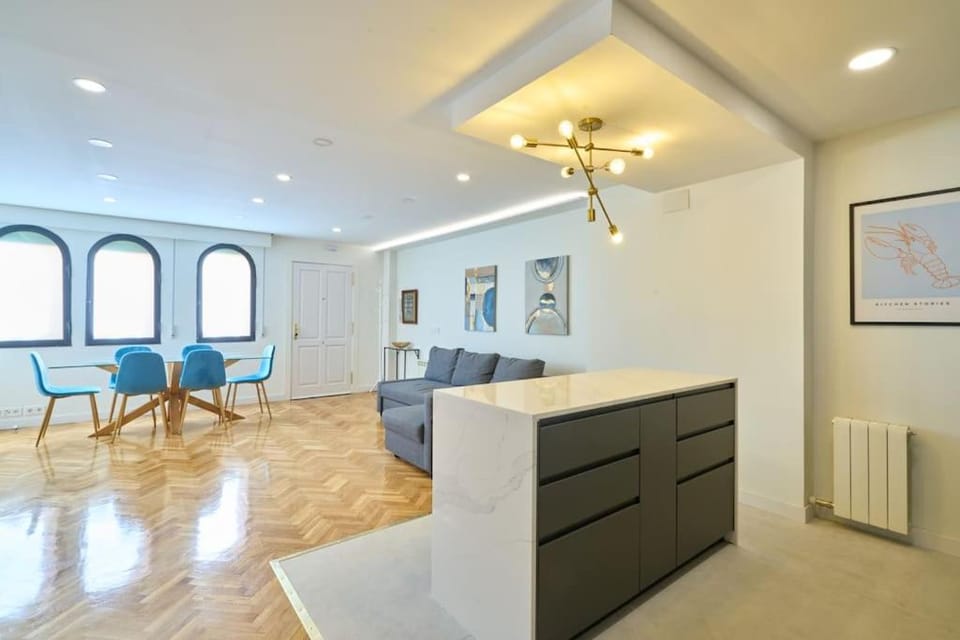 Living room, Seating area, internet