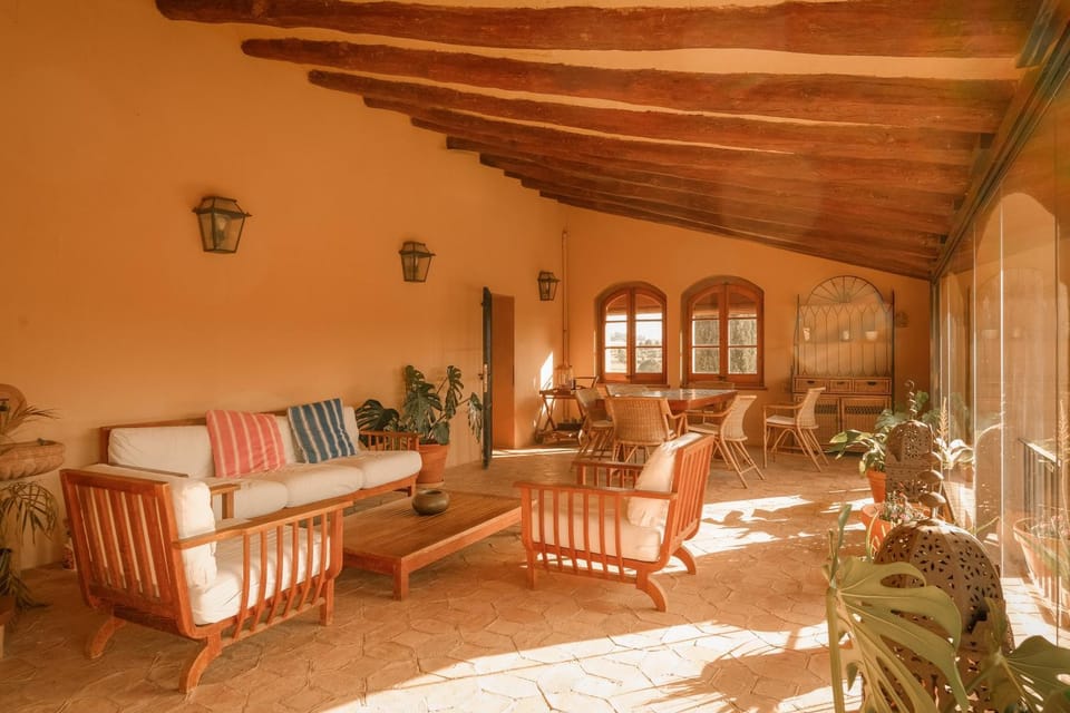 Property building, Seating area