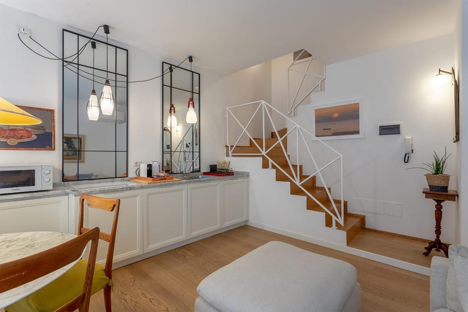 Kitchen or kitchenette, Living room, Seating area