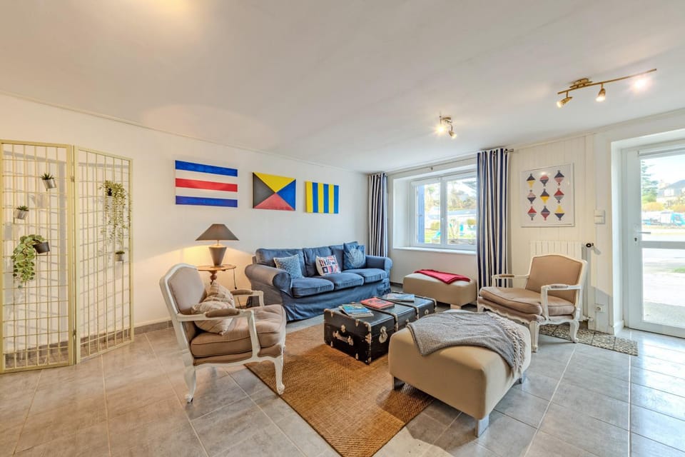 Property building, Living room
