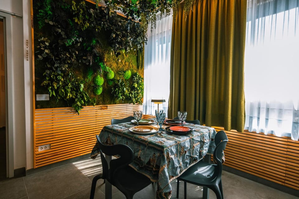 Living room, Lunch