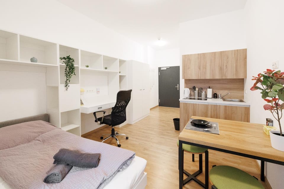Bed, Kitchen or kitchenette, Living room, Photo of the whole room, Seating area, Dining area, Bedroom, towels
