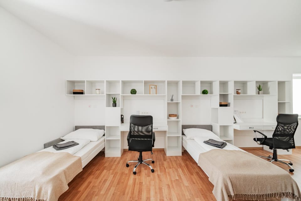 Bed, Living room, Photo of the whole room, Seating area, Bedroom