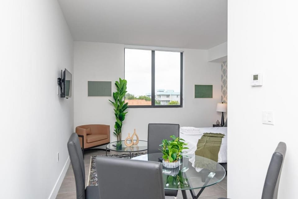 Central 1BR in Miami with King Bed Near Wynwood and Marlins Park Apartment in Miami