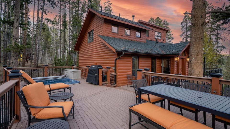 Hot Tub, View (from property/room), Seating area, furniture