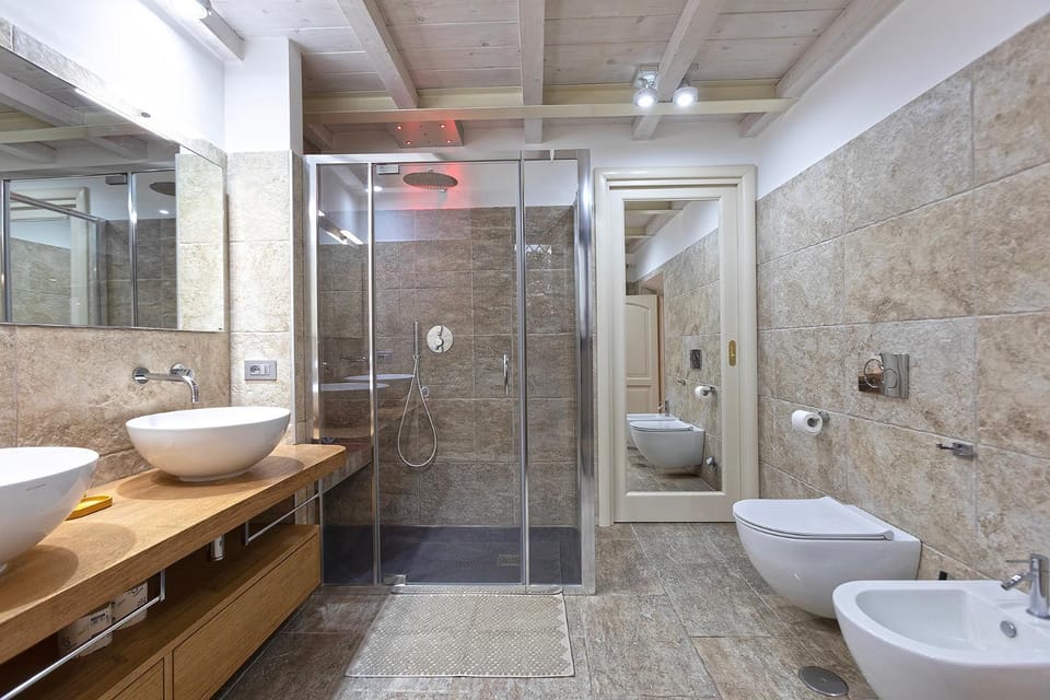 Shower, Toilet, Bathroom, bidet, towels