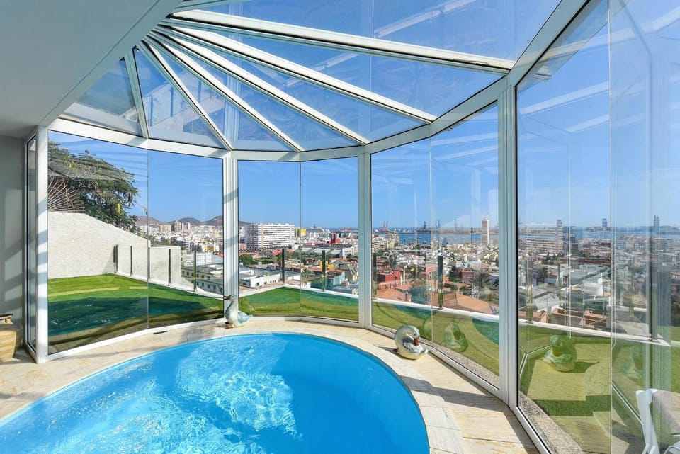 City view, Sea view, Swimming pool