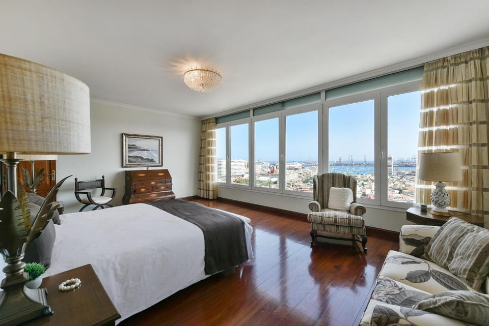 Bed, Bedroom, Sea view
