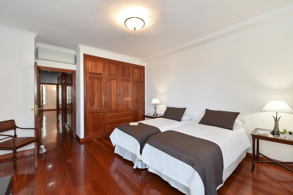 Bedroom, wardrobe