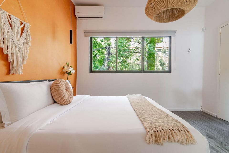 Beautiful 6 BDR Villa with AC in La Condesa Villa in Mexico City