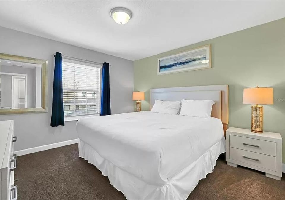1569 SD - Spacious Champions Gate Retreat with Modern Amenities House in Four Corners