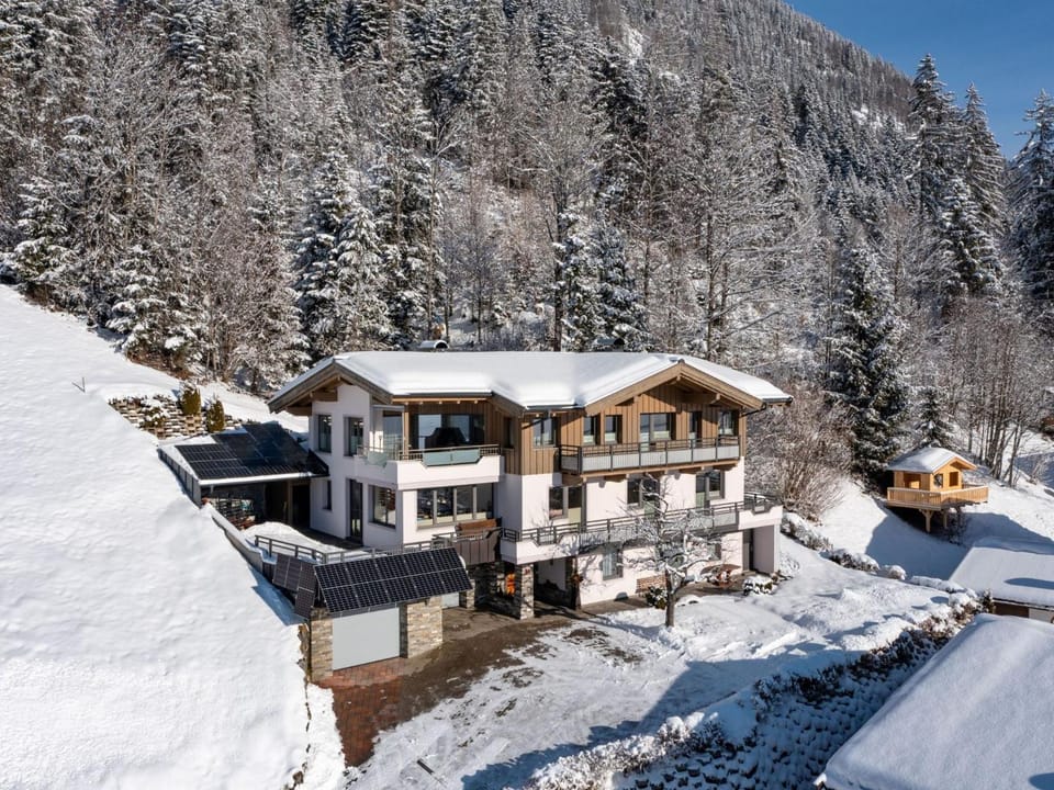 Property building, Winter
