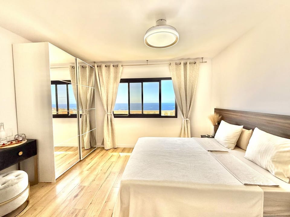 Bed, View (from property/room), Photo of the whole room, Bedroom, Sea view
