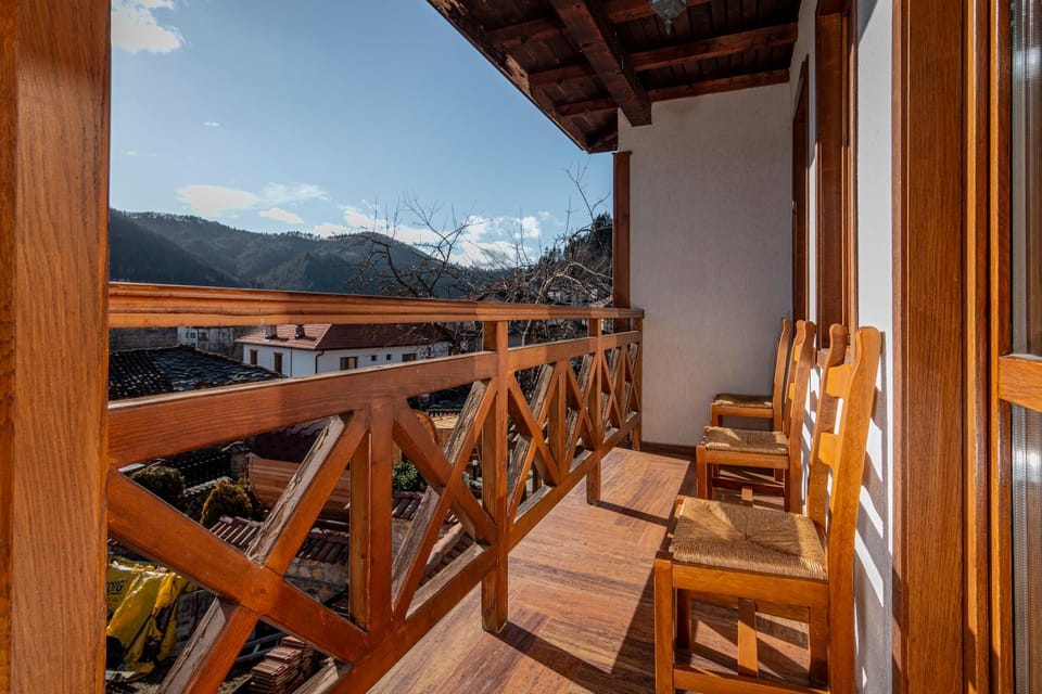 Balcony/Terrace, Seating area, On site, Mountain view