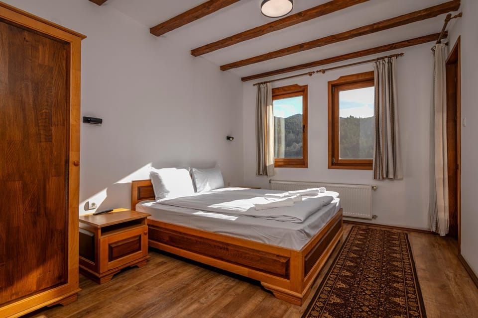 Bed, Bedroom, Family, towels, wardrobe