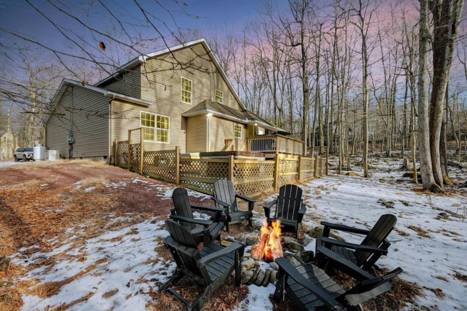Locust Lake Livin Hot Tubfire Pitskiingpets House in Coolbaugh Township