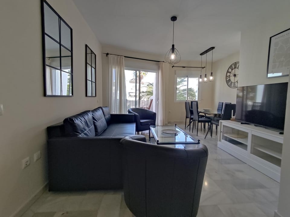 TV and multimedia, Living room, Dining area