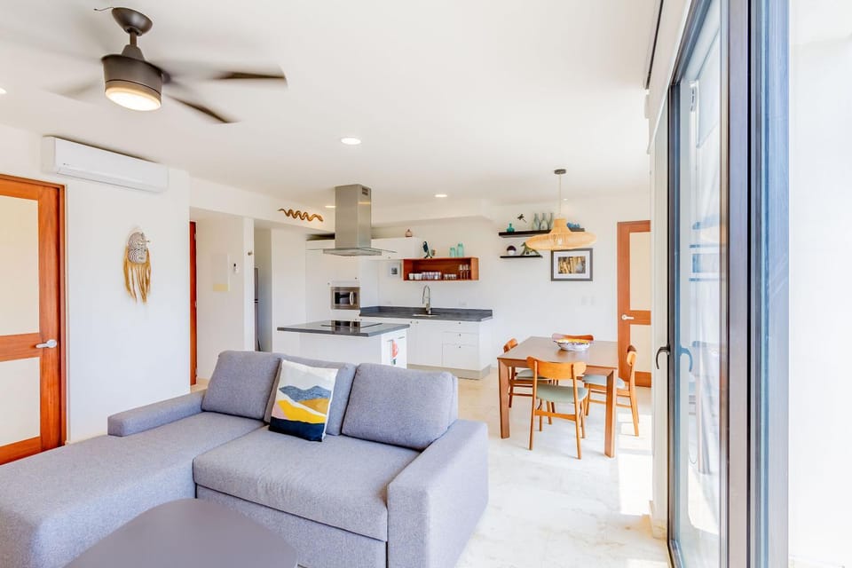 Kitchen or kitchenette, Living room