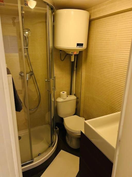 Charmant Studio terrasse Apartment in Noisy-le-Grand