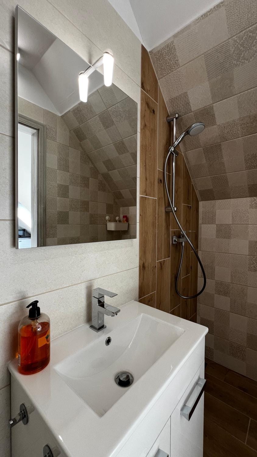 Shower, Bathroom