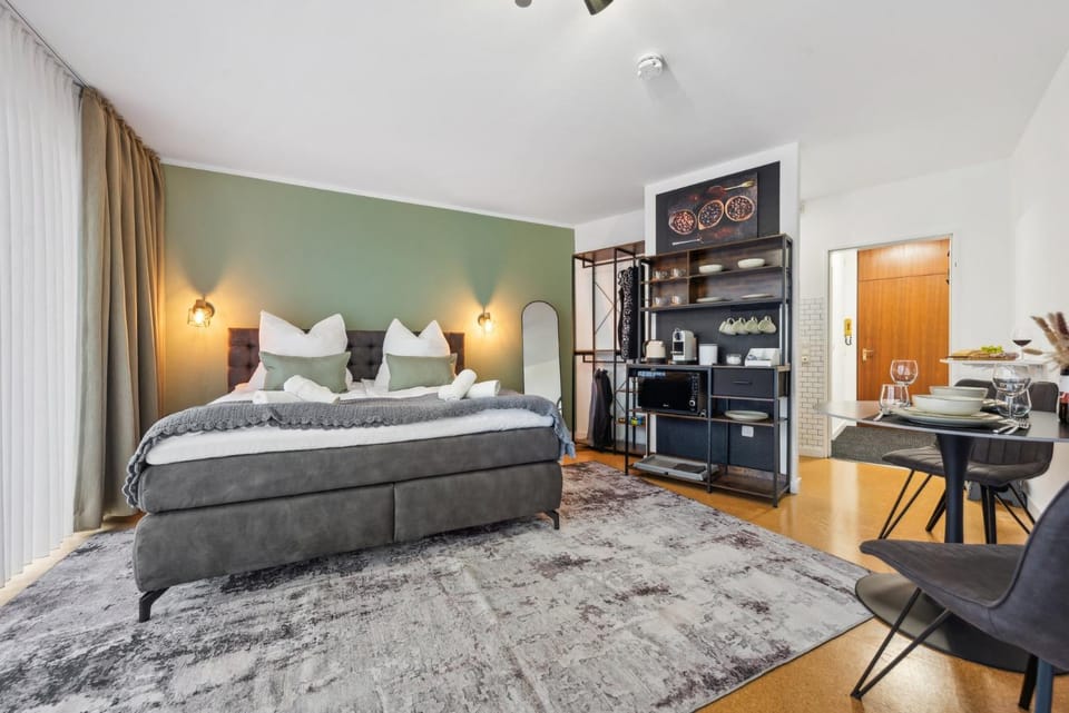 Photo of the whole room, Bedroom