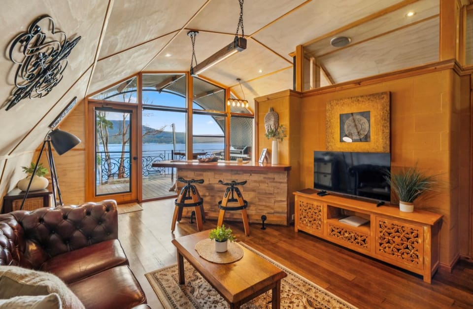 Sanctuary - Bruny Island House in South Bruny