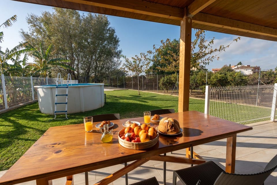 Patio, Day, BBQ facilities, Fishing, Garden, Food and drinks, Food, Garden view