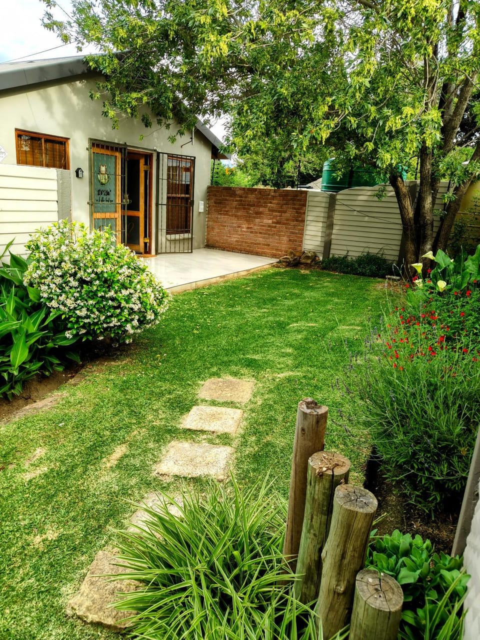 Property building, Garden, Garden view