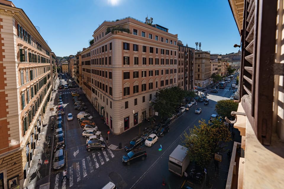 View (from property/room), City view, Landmark view, Street view