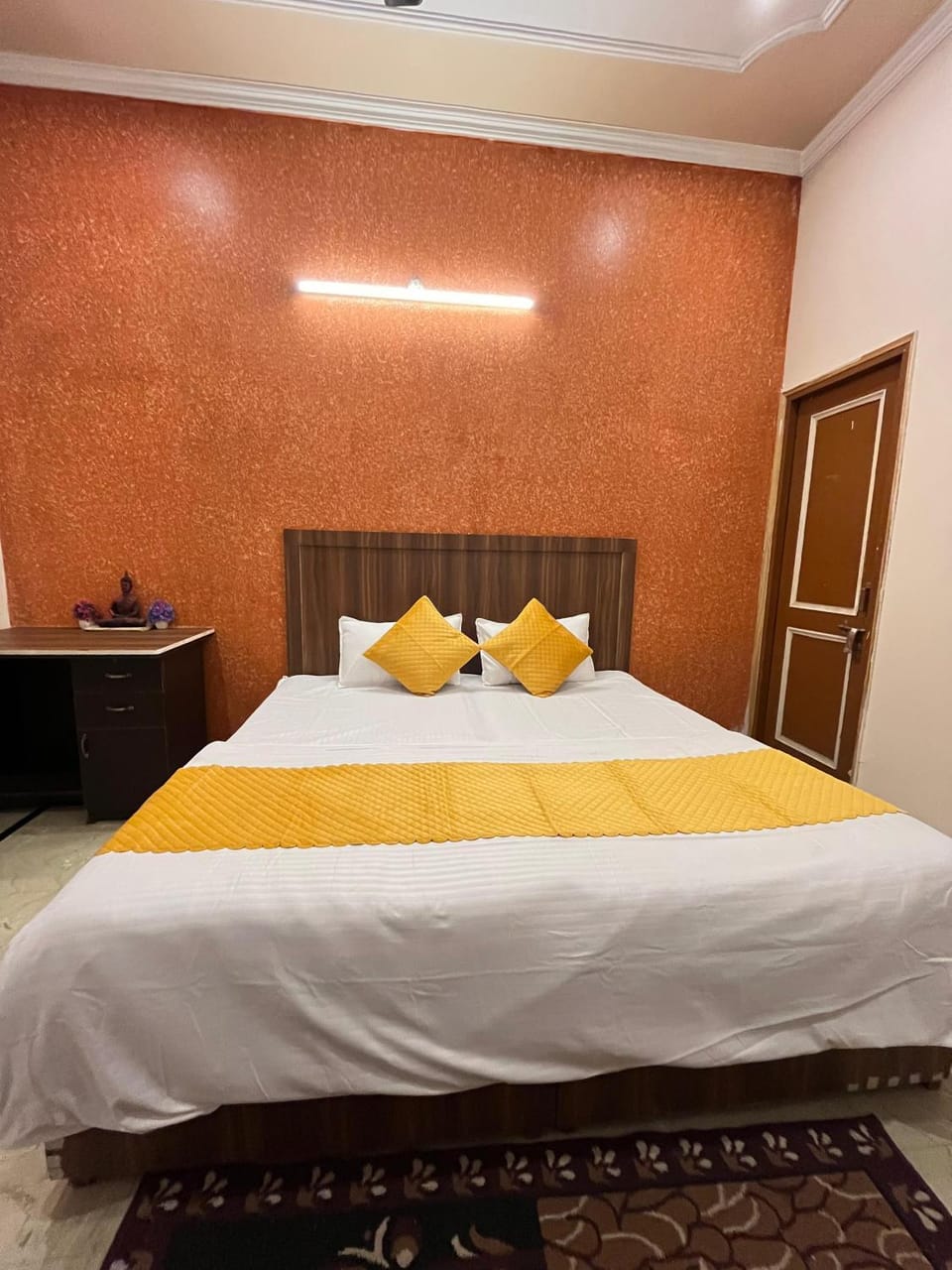 Krishna's Land Homestay Bed and Breakfast in Uttar Pradesh