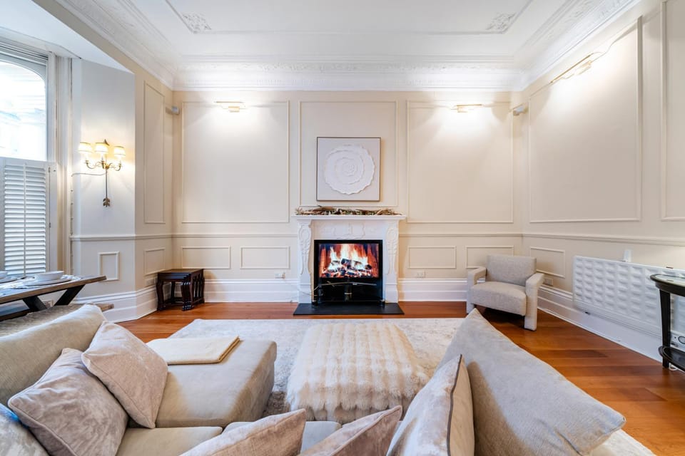 Elegant Victorian Flat Near Chelsea Embankment Apartment in City of Westminster
