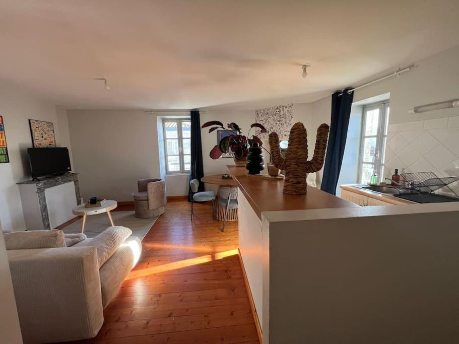 Communal lounge/ TV room, Kitchen or kitchenette, Seating area