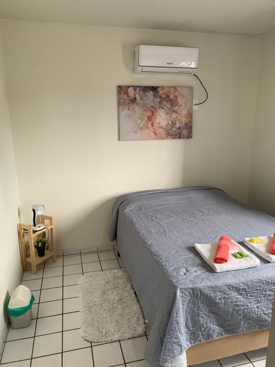 Quarto com banheiro e ar privativos Demais areas do ap compartilhadas com o anfitriao Hospedes LGBTQIA sao bem vindos Apartment in Cabedelo