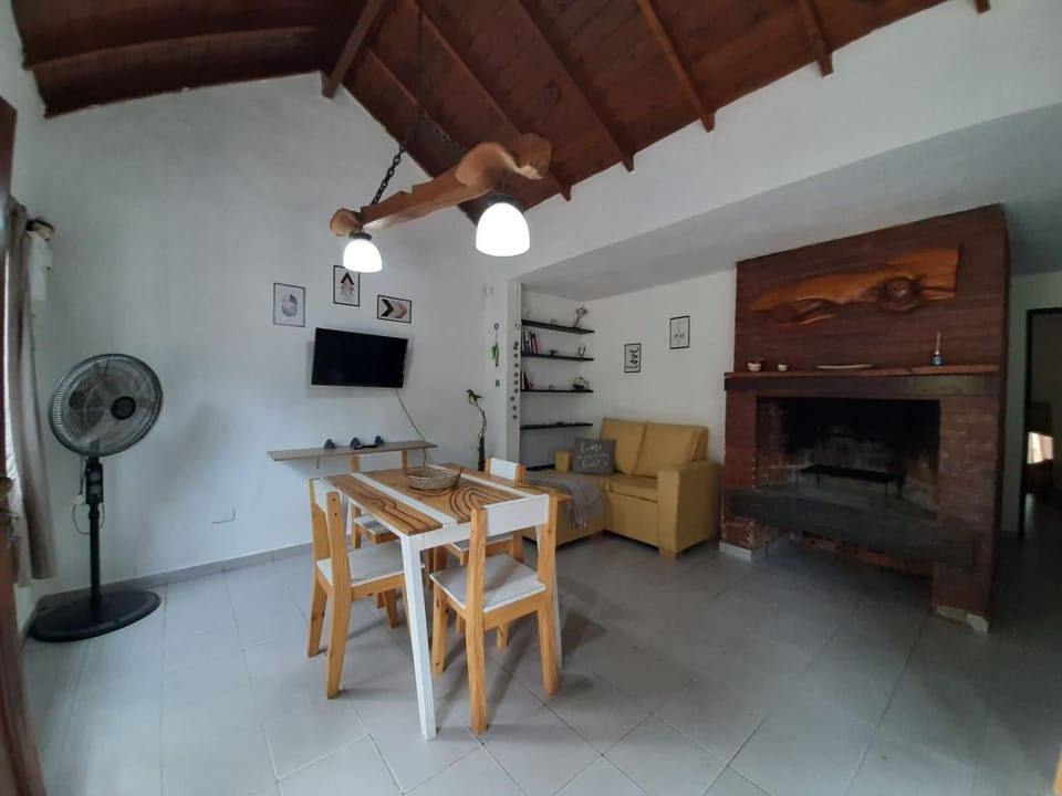 Buenas Ondas House in Mar Azul