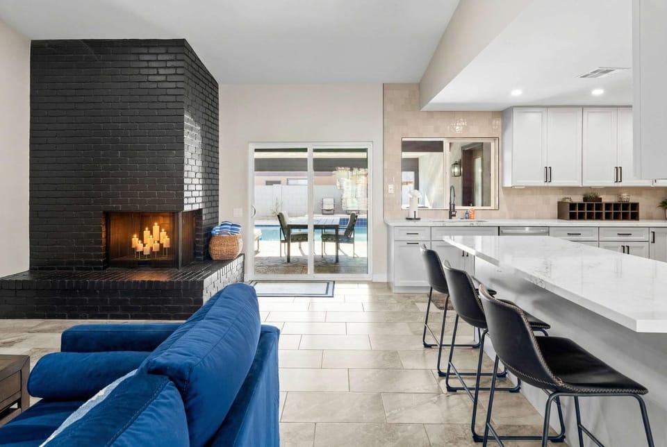 Phoenix 4 Br Retreat Pool Dog Friendly Games House in Avondale