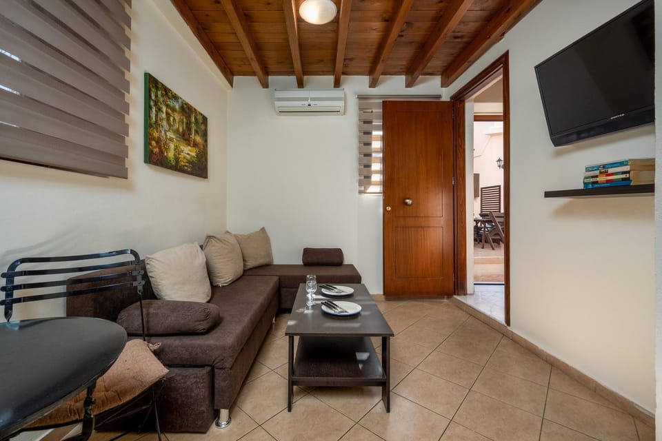 TV and multimedia, Seating area, Evening entertainment